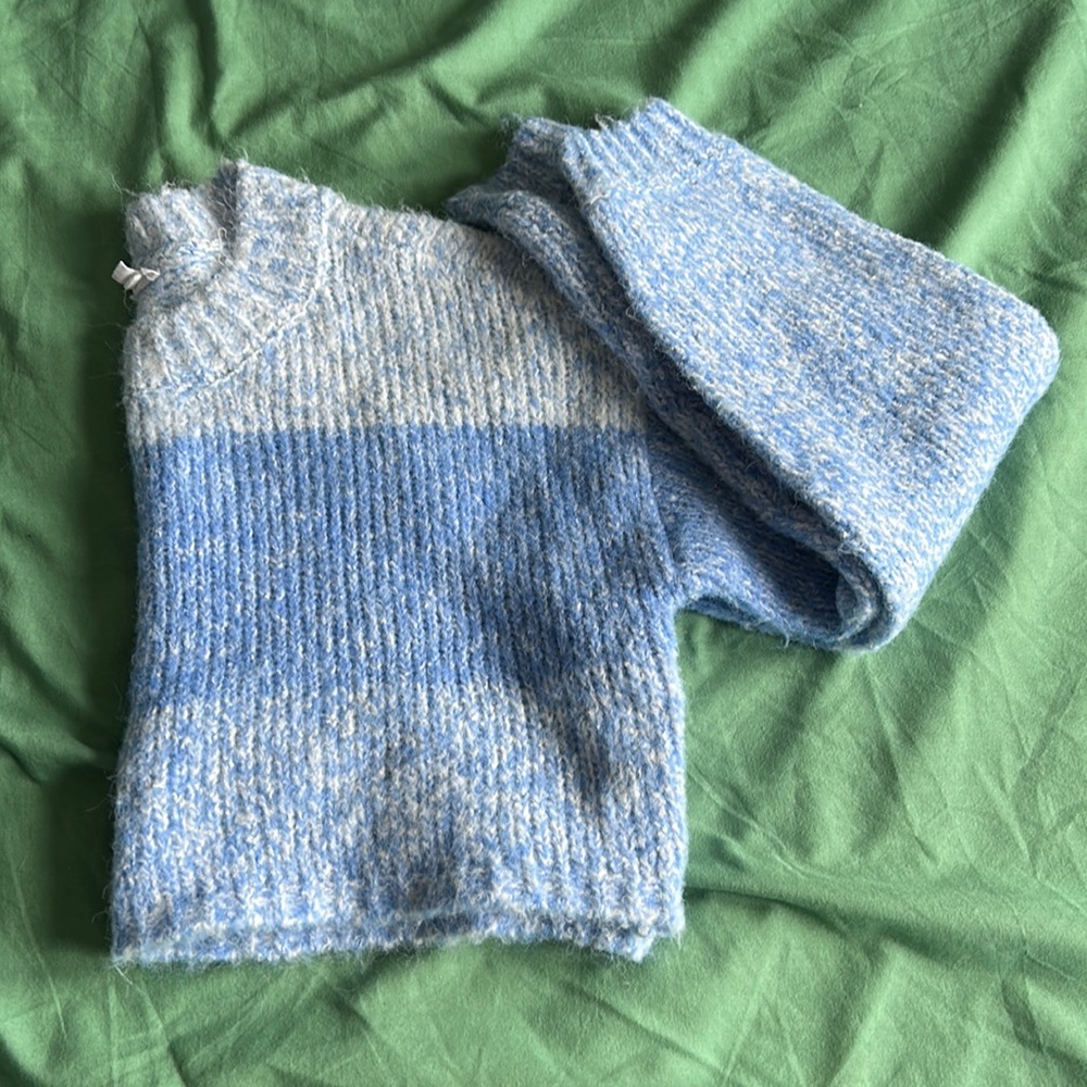 Garage XS Blue Crop Top Sweater